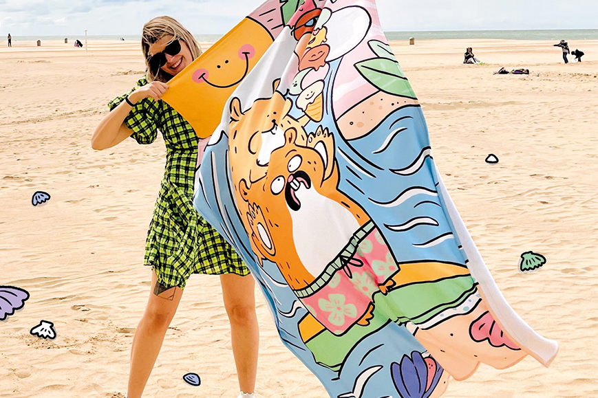 Custom made strandlaken uit polyester met ontwerp van Niet Nu Laura.